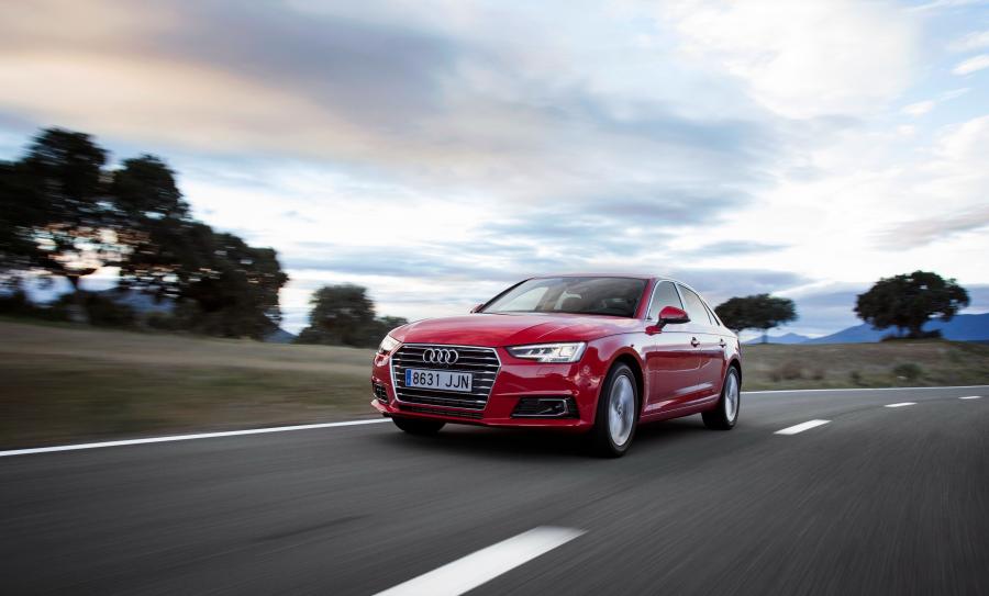  Audi A4 2.0 TFSI (B9) 2015 года  (WW) (фото 4 из 10)